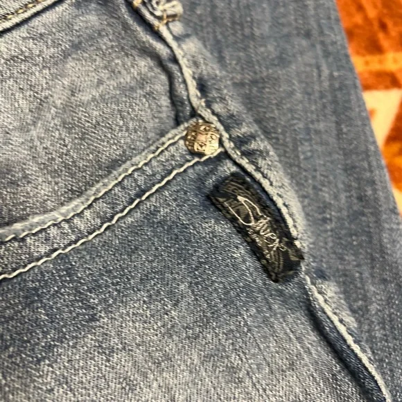 Silver Jeans Suki Boot Cut in Classic Blue - Picture 3 of 8